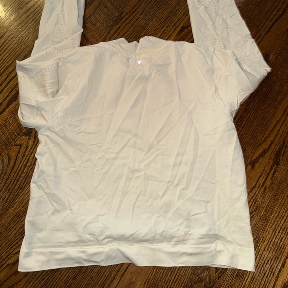 Old Navy Seamless Mock Neck Performance Long Sleeve - Picture 4 of 5